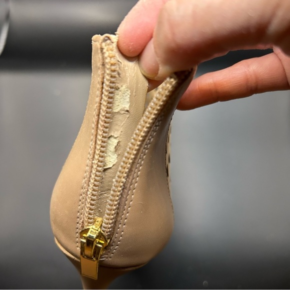 Charles David Beige Caged Open Toe Booties Size 7 Women’s; heel approx 3.5”. - Picture 9 of 10